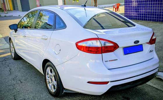 FORD FIESTA 1.6 SE SEDAN 16V FLEX 4P POWERSHIFT